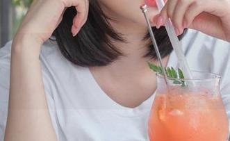 居家生活的Jang Joo(장주)，cos图片里藏着不少小巧思和一丝傲娇